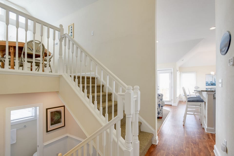 SV10: The Sandcastle By The Sea | Top Level Loft