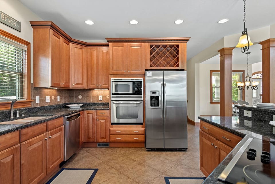 CC303: Sea-Esta | Bottom Level Kitchen