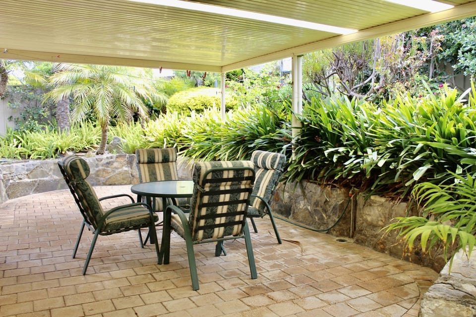 Pet-Friendly Setup (Strictly Outdoor)
Secure, enclosed outdoor courtyard allowing guests to bring their furry companions, enhancing family inclusivity.