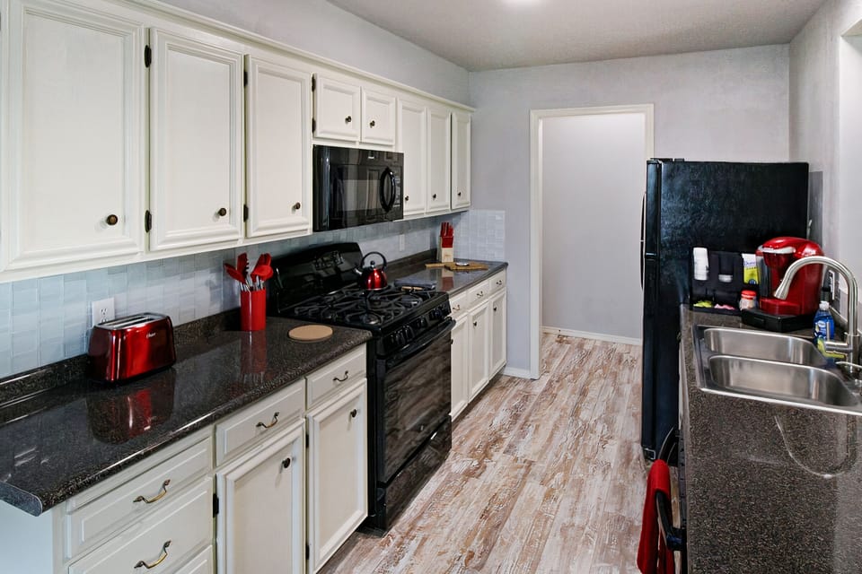 Full Kitchen