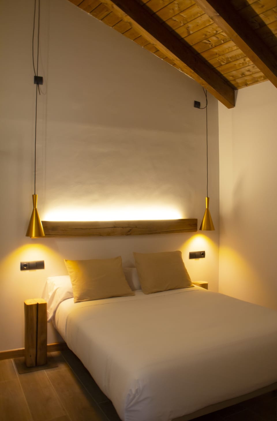 Double Room | Premium bedding, down comforters, memory foam beds