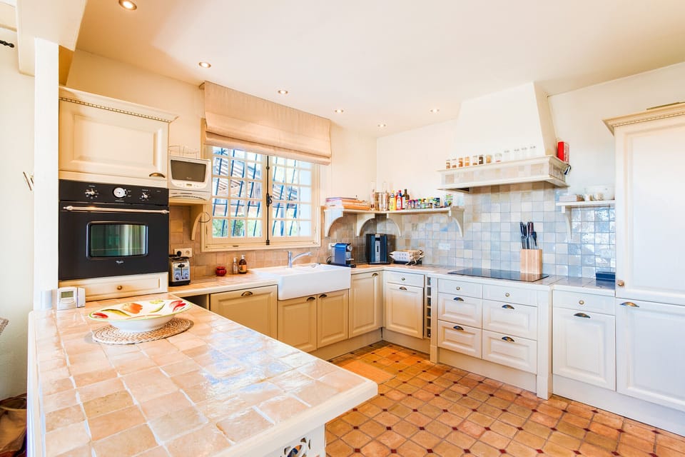 Equipped kitchen