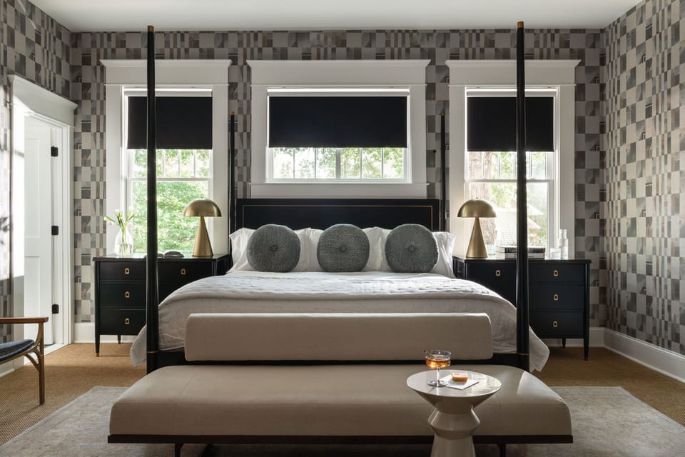 Luxury Single Room (Blythe Suite) | Individually decorated, individually furnished, blackout drapes