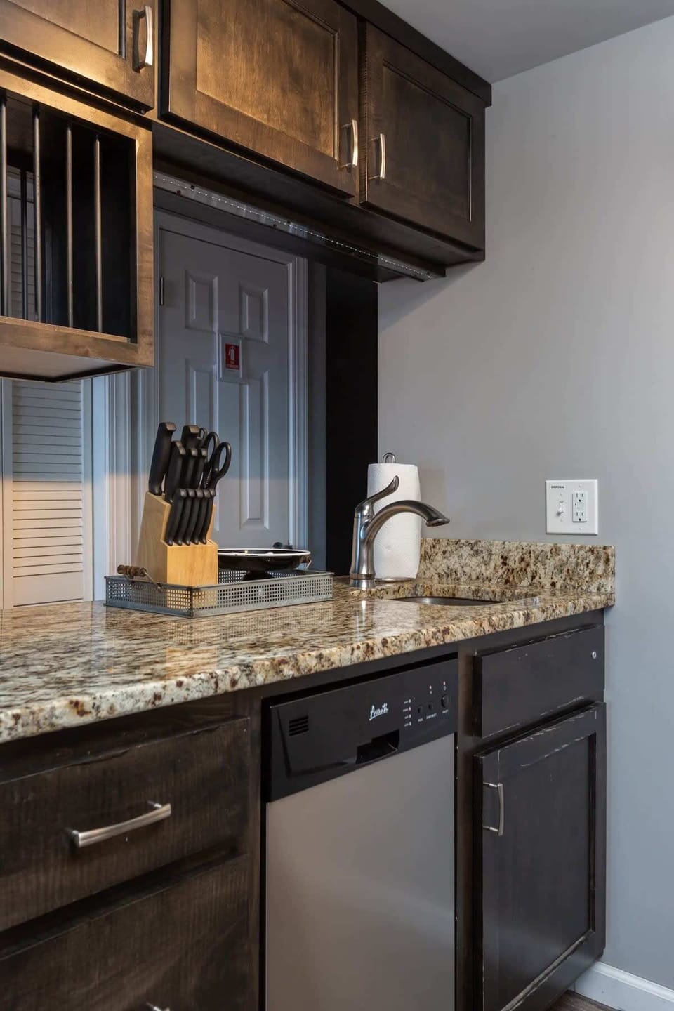 Kitchen Side View!