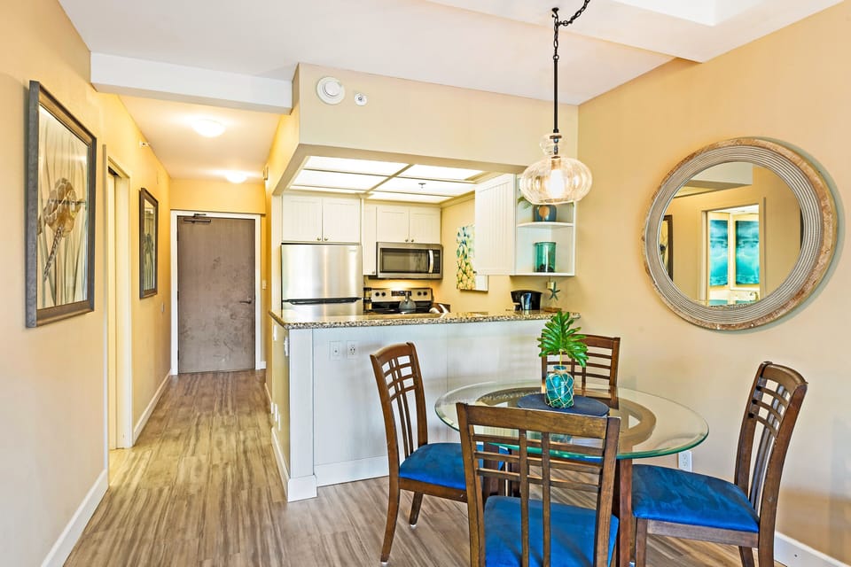 Studio | Dining