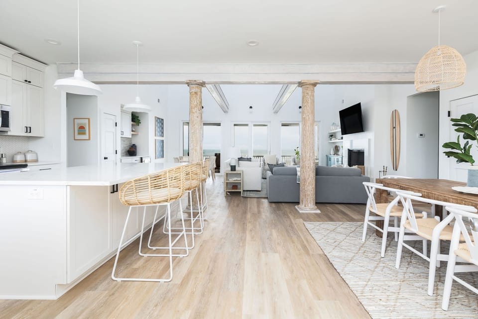 Open Kitchen and Entry Area – A welcoming hub for entertaining.