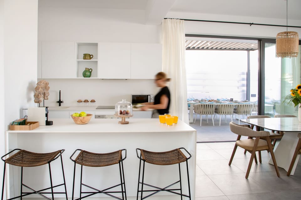 Luxury Villa | Private kitchen | Espresso maker, coffee/tea maker, fridge, microwave