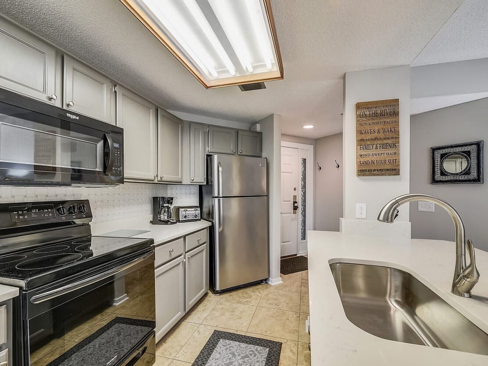 Newly Remodeled Kitchen at 609 Barrington Park