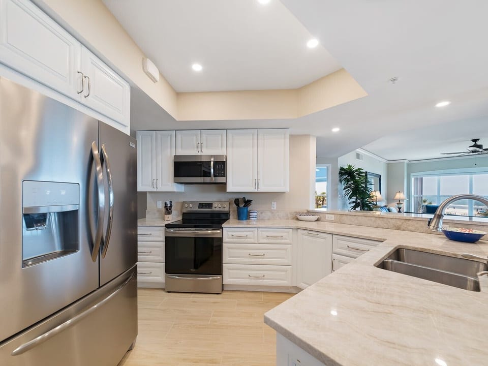 Beautifully Renovated and Fully Stocked Kitchen at 5209 Hampton Place