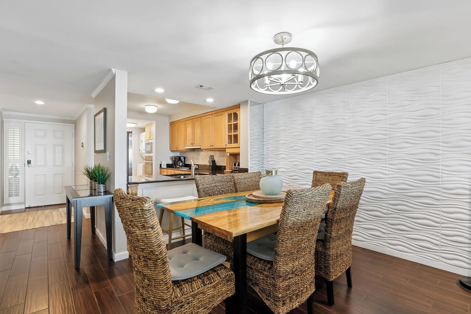 Dining Room at 473 Captains Walk