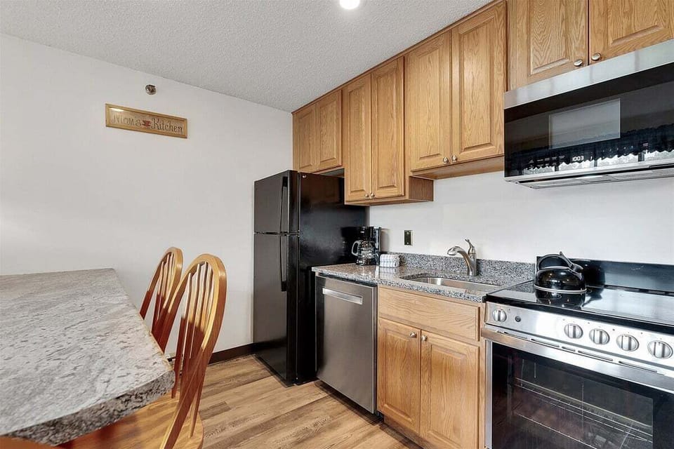 Kitchen/dining area