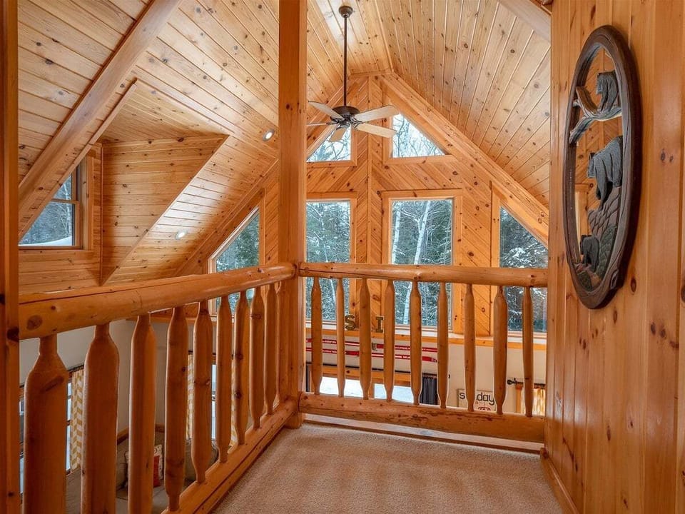 Upstairs Landing Area to Master Suite