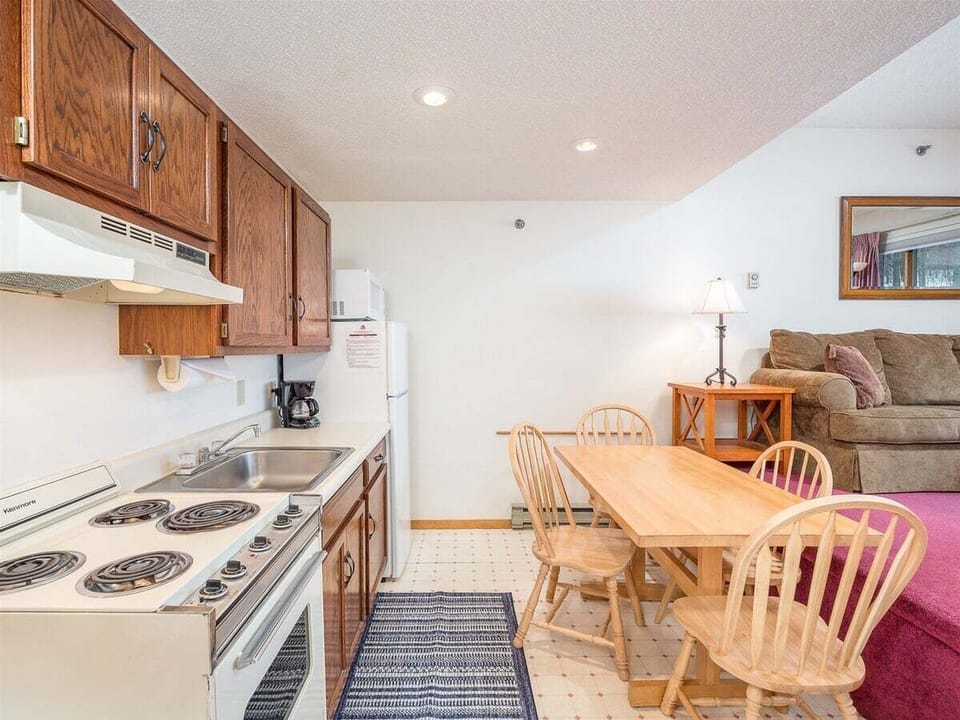 Kitchen and dining area