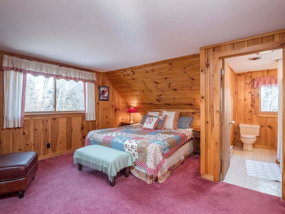 Bedroom Space with Bathroom Attached