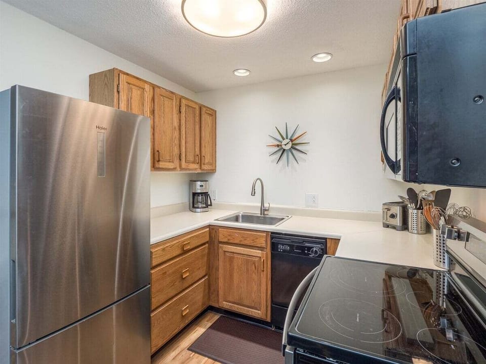 compact kitchen but includes all the basics