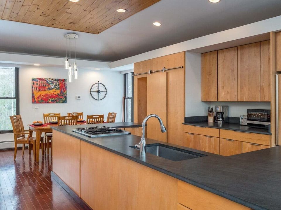 Kitchen/dining area