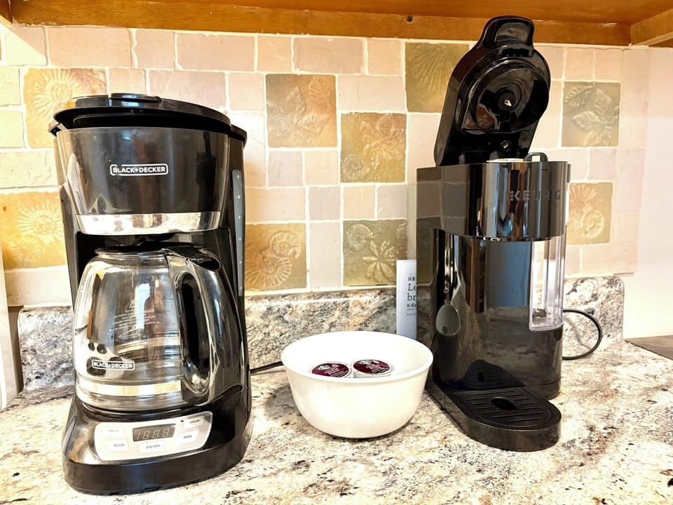 K Cup and Traditional Coffee maker