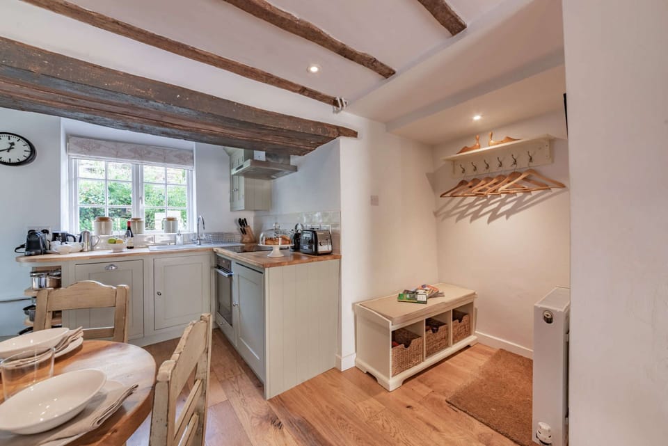 Garden Cottage Kitchen - StayCotswold