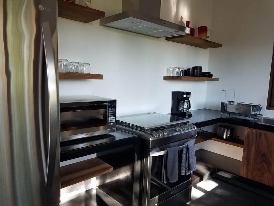 Kitchen (2)