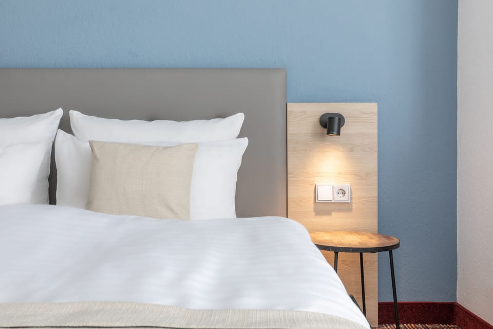 Hypo-allergenic bedding, in-room safe, blackout drapes, soundproofing