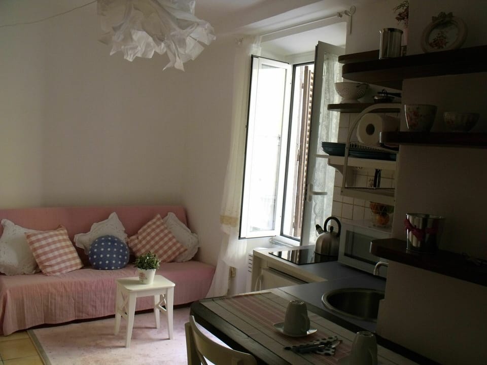 Property, Furniture, Table, Couch, Wood, Interior Design, Lighting, Window, Kitchen Appliance