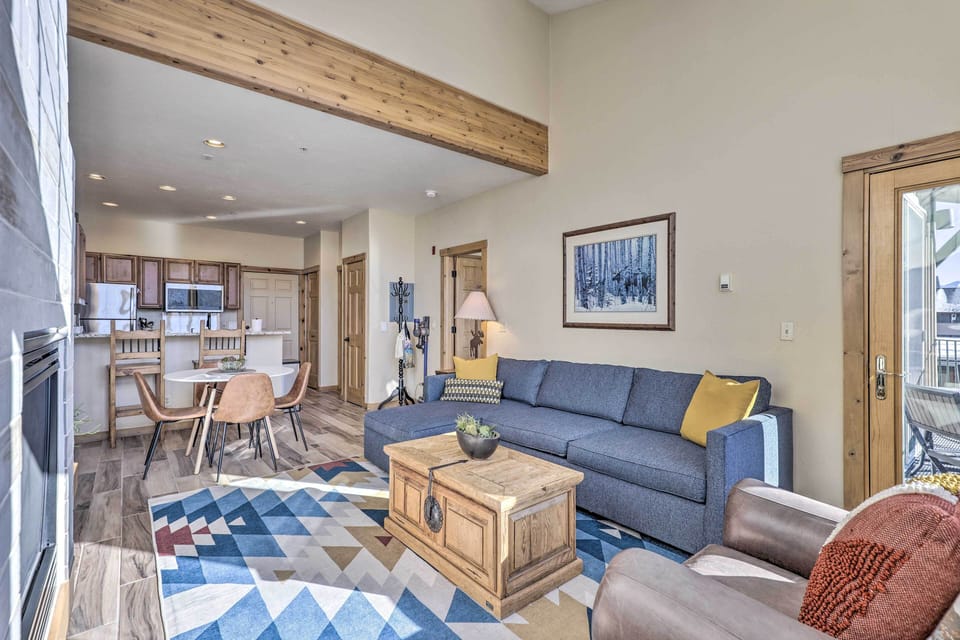 Living Room | Queen Sleeper Sofa