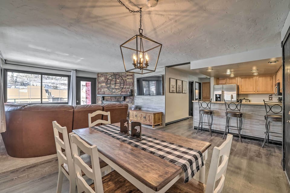 Dining Area | Dishware & Flatware