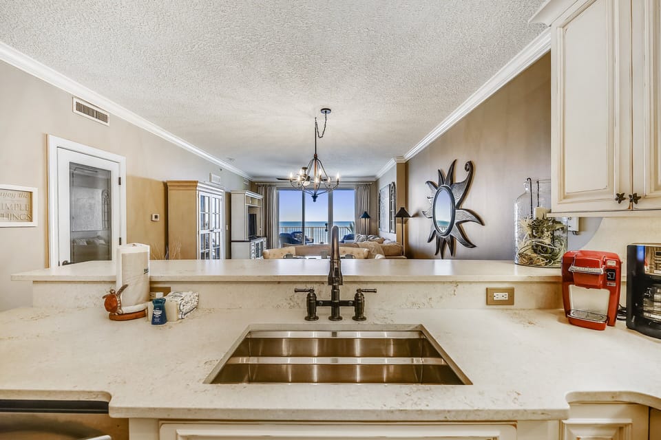 Full Size Kitchen