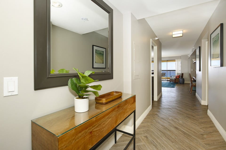 Entryway - You can see straight out to the ocean from the second you step foot into the entryway