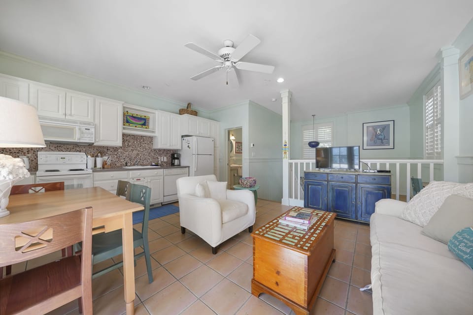 LIVING ON SECOND LEVEL WITH COMFORTABLE SEATING FOR ALL