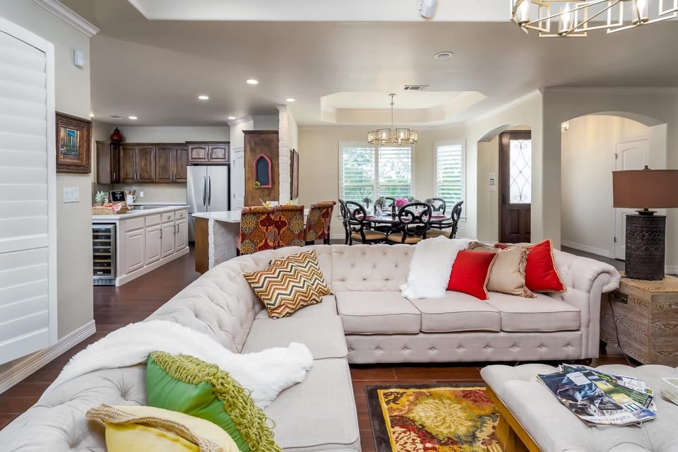 Open plan living so you won't miss the conversations.