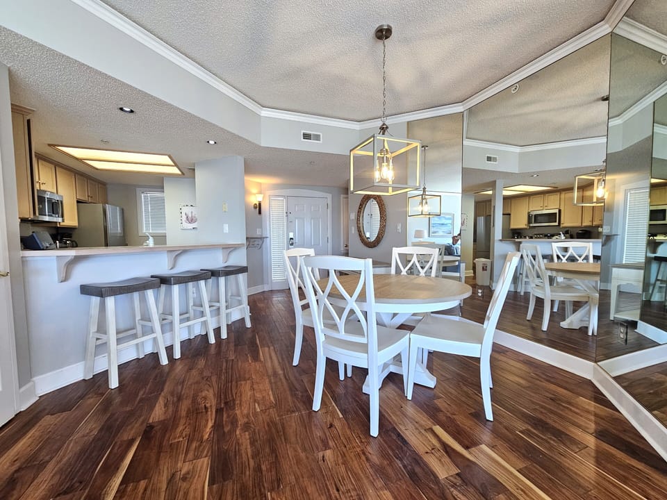 Dining Area and Kitchen at 3503 Windsor Court South