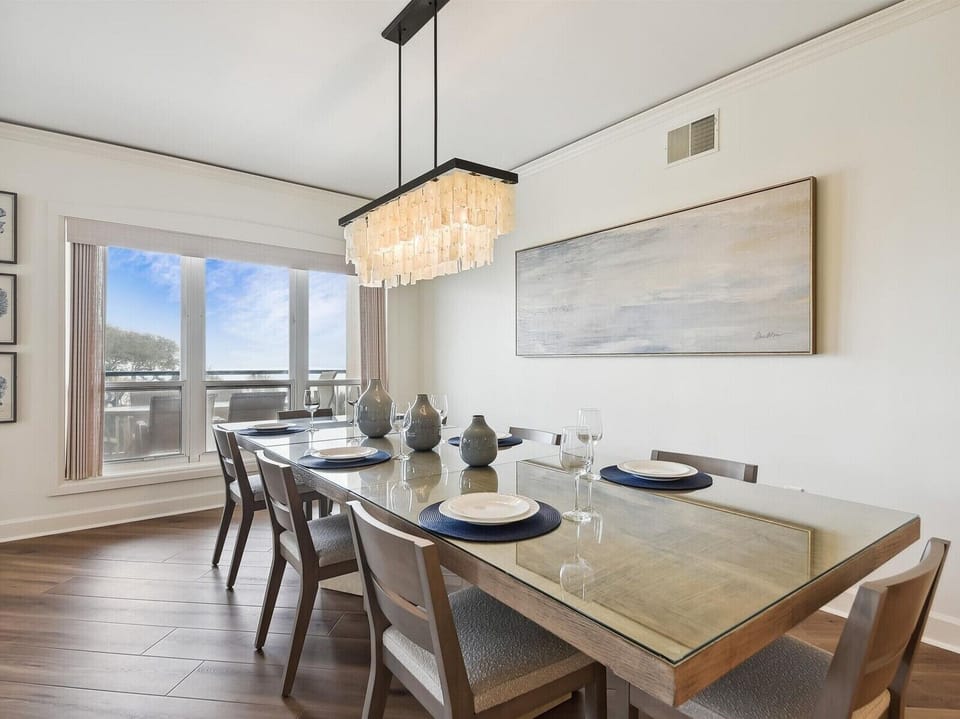 Dining Table with Ocean Views at 3409 Windsor Court South