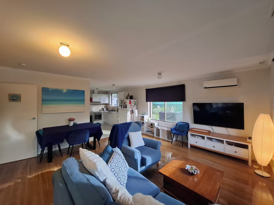 lounge and dining room