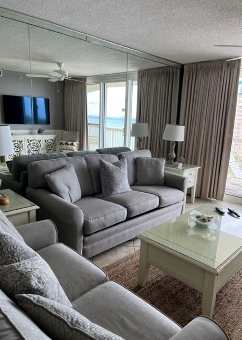 GREAT ROOM FOR VIEWING BEACH  AND RELAXING!