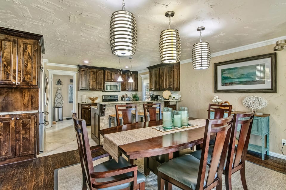 The dining room provides plenty of room for your family feasts!