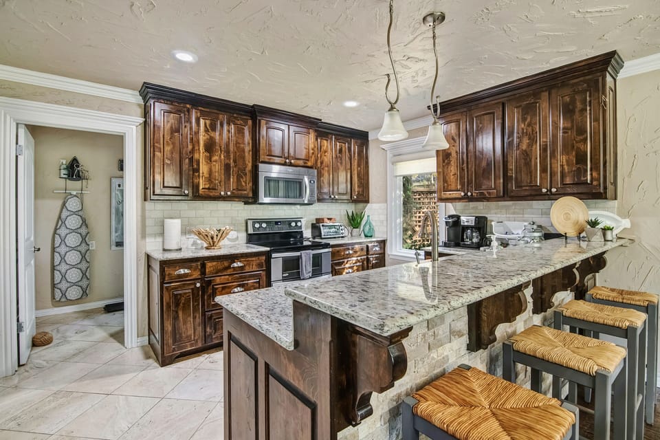 Enjoy the well-equipped kitchen with plenty of room for family feasts!