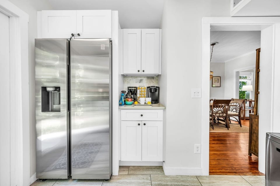 Amazing kitchen with everything you need to cook up the perfect family meal!