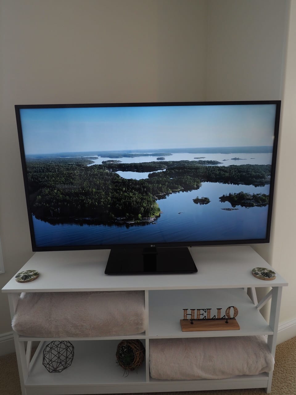 Lg with LG channels built in. Please use subscriptions for your favorite shows.