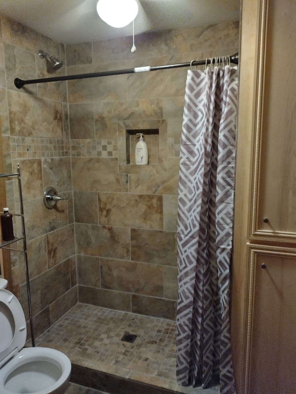 Comfort Room, 2 Bedrooms | Bathroom | Towels