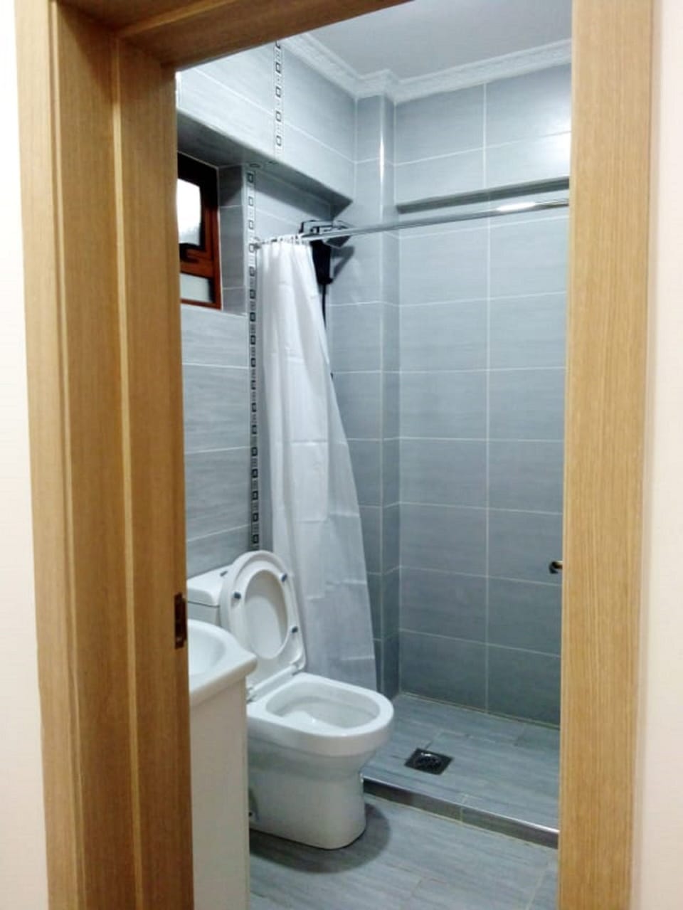 Deluxe Room | Bathroom | Shower, free toiletries, bathrobes, slippers