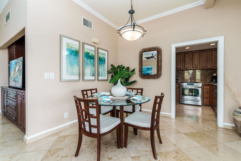 Villa, 1 Bedroom | Dining