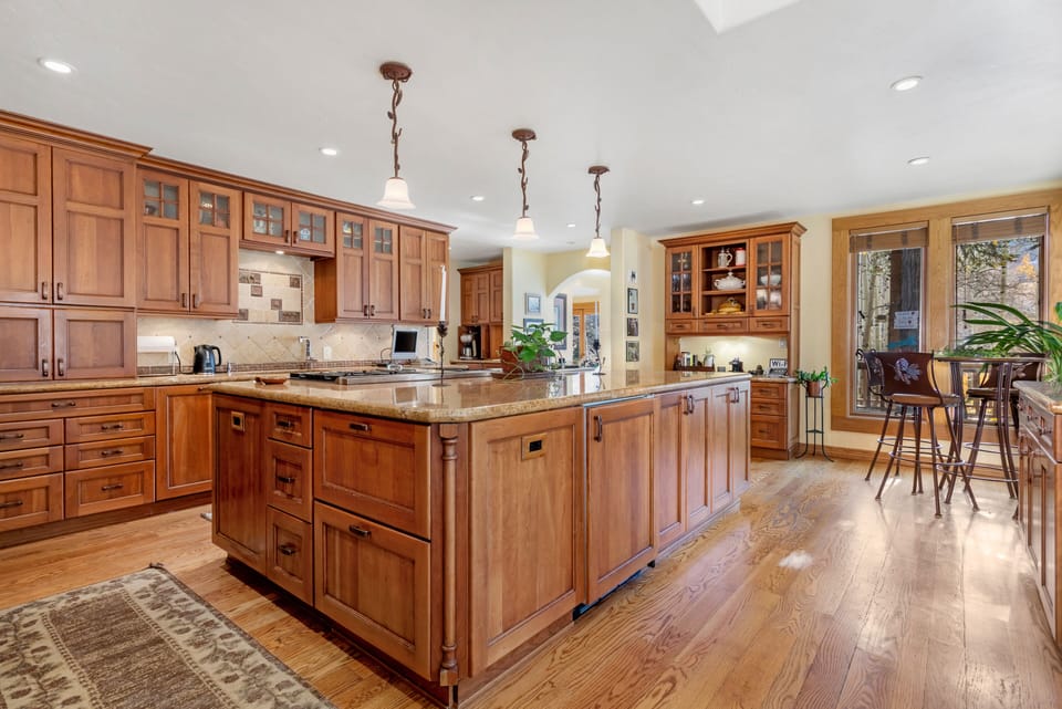 Enormous open kitchen largest island in Beaver Creek. Great for buffet. 