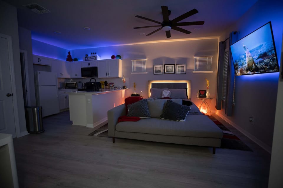 Flooring, Couch, Furniture, Living Room, Room