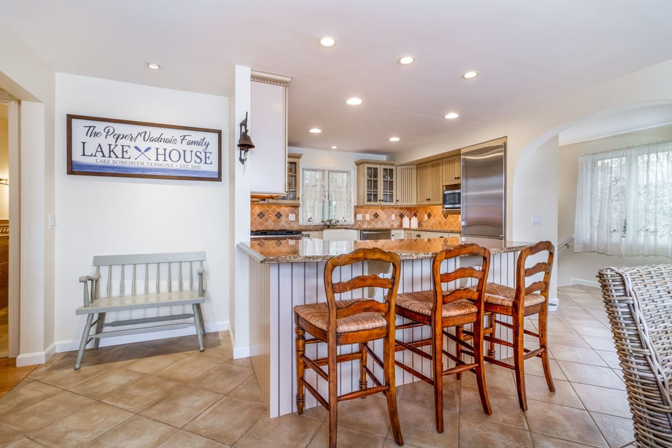 kitchen & half bar