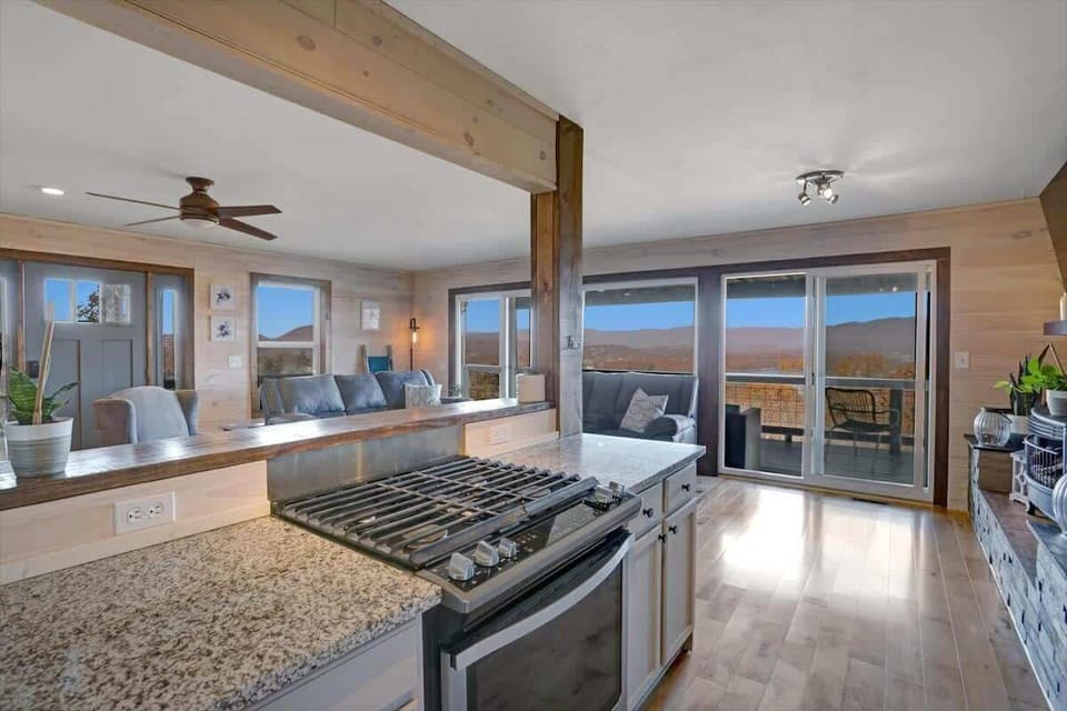 Stunning open concept view 180 degree Blue Ridge Mountains and Lake Chatuge