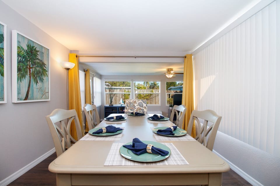 Spacious dining table to enjoy meals with the family