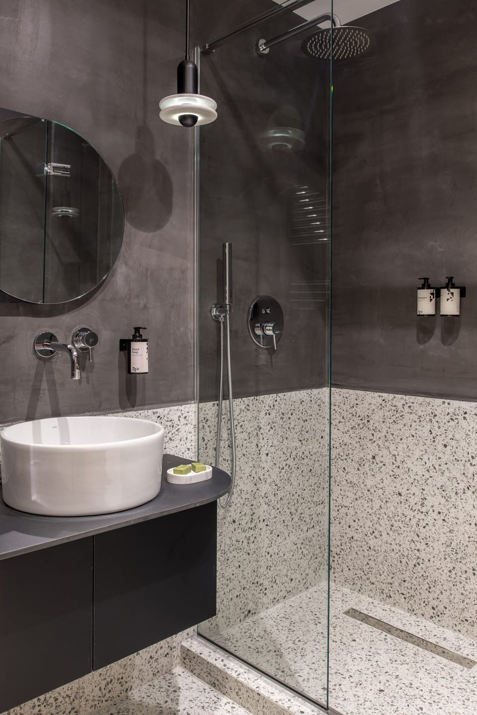 Business Double Room | Bathroom | Shower, hair dryer, towels