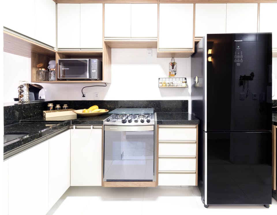 Full-size fridge, microwave, coffee/tea maker, blender