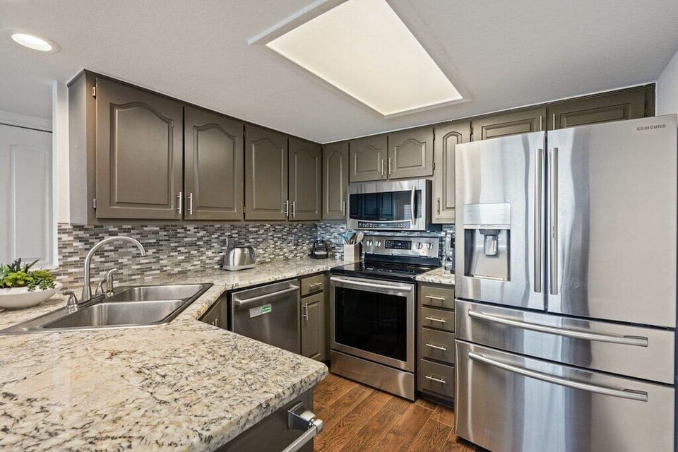 Fully equipped updated kitchen